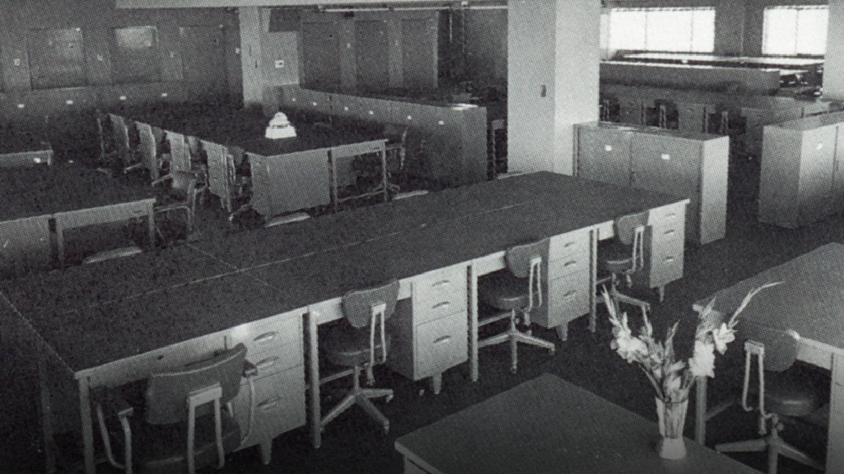 Steel furniture and good systems that created the modern office