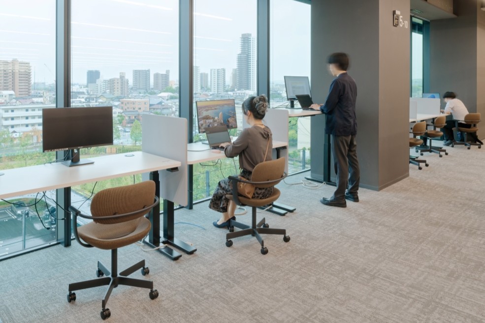 concentrated seating in the work area