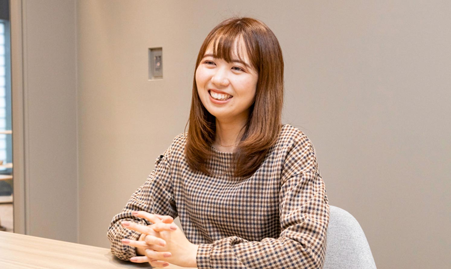 溝口 夏海 笑顔でインタビューに答えている