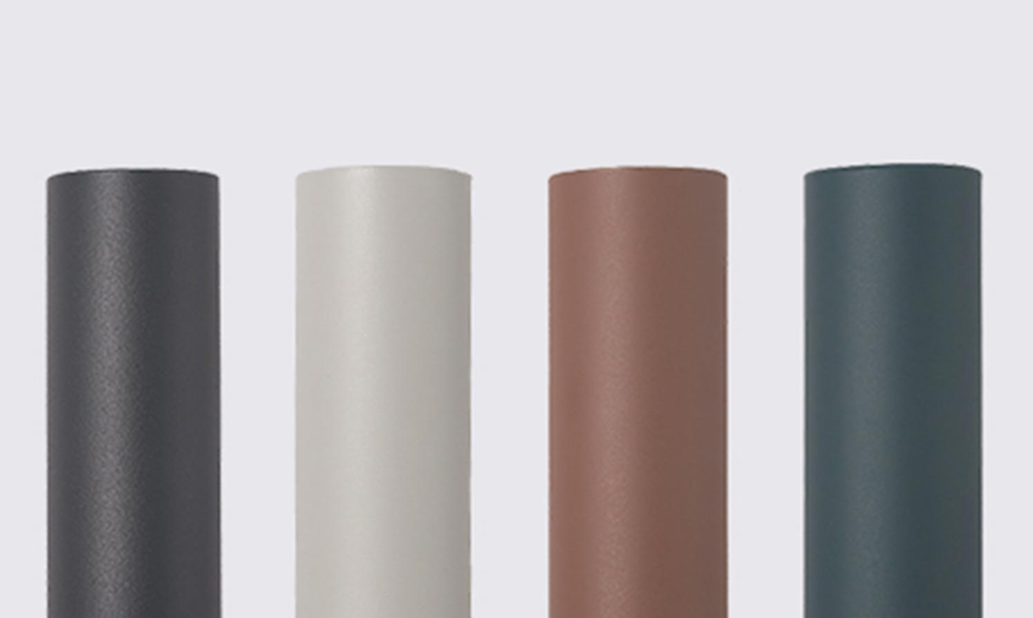 スチールとアルミフレームを組み合わせた軽快なボディ。ブラックやペールオリーブといったベーシックなカラーに加え、従来のワークチェアにはないチェスナットブラウンやダークグリーンのボディも用意