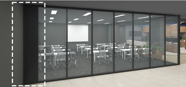 In order to maximize the glass surface of the partitioned space, the panels at the end have been slimmed down.