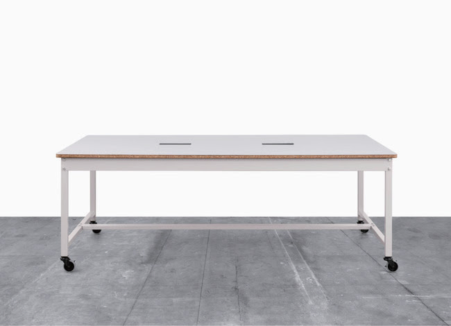 クリエイティブを触発する家具『common furniture(コモン
