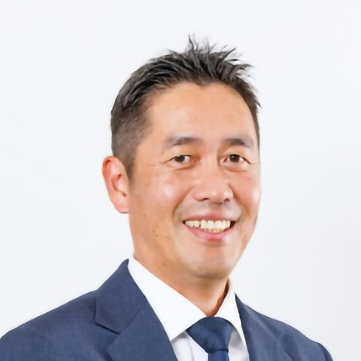 安井卓 氏