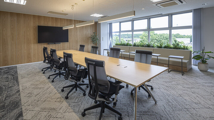 会議室が足りないのは部屋数のせい？原因、影響、解決策をまとめて解説