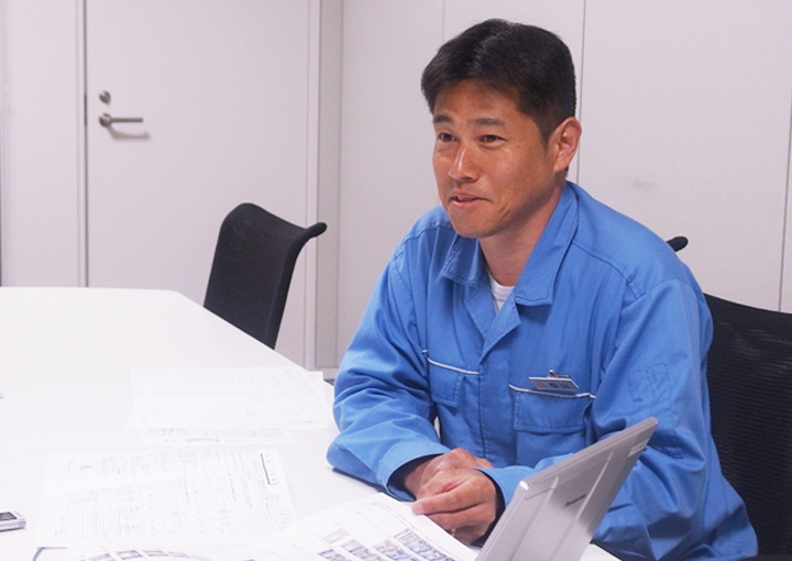 高耐震間仕切Gの開発について語るイトーキ建材商品開発部の松山仙治